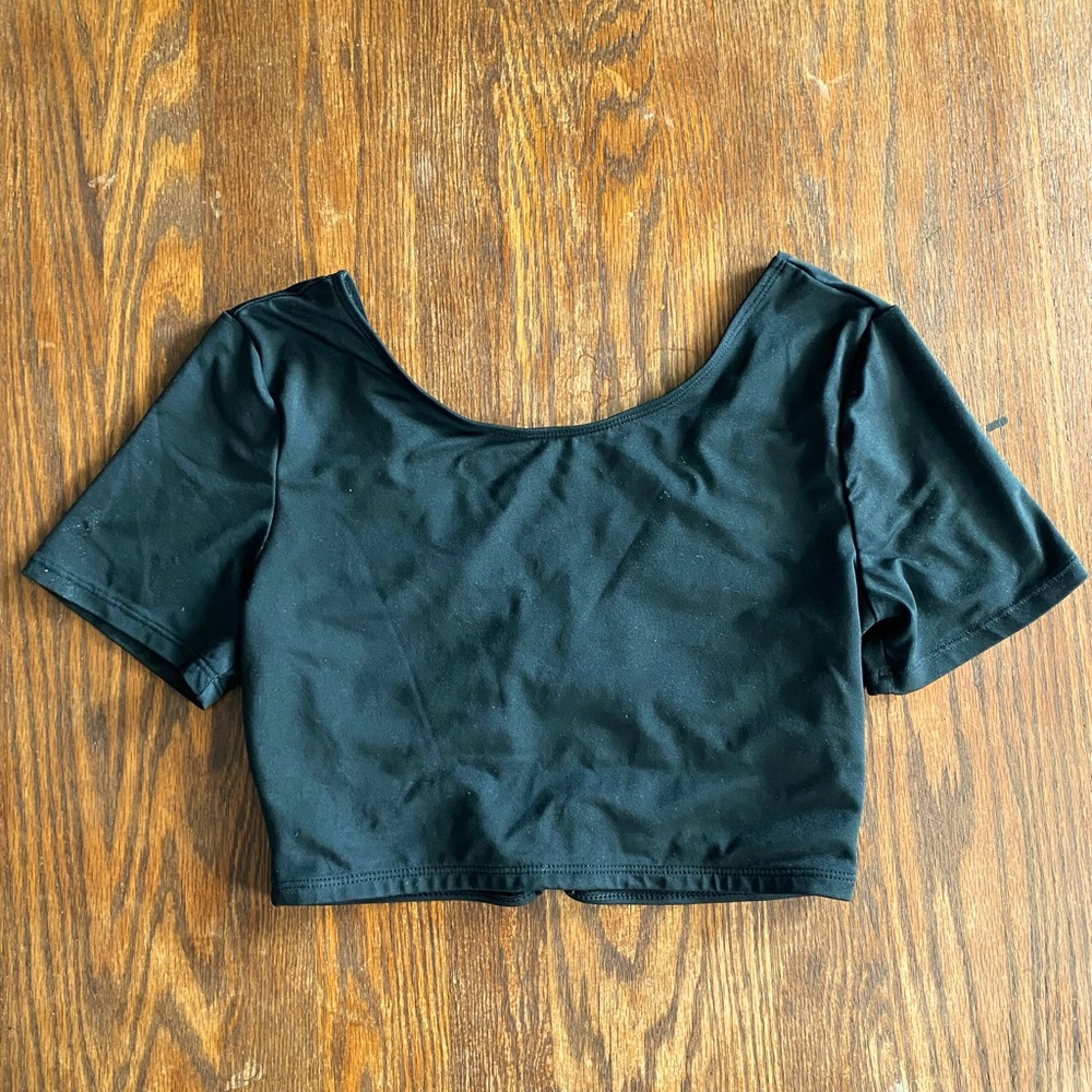 Black Crop Tee